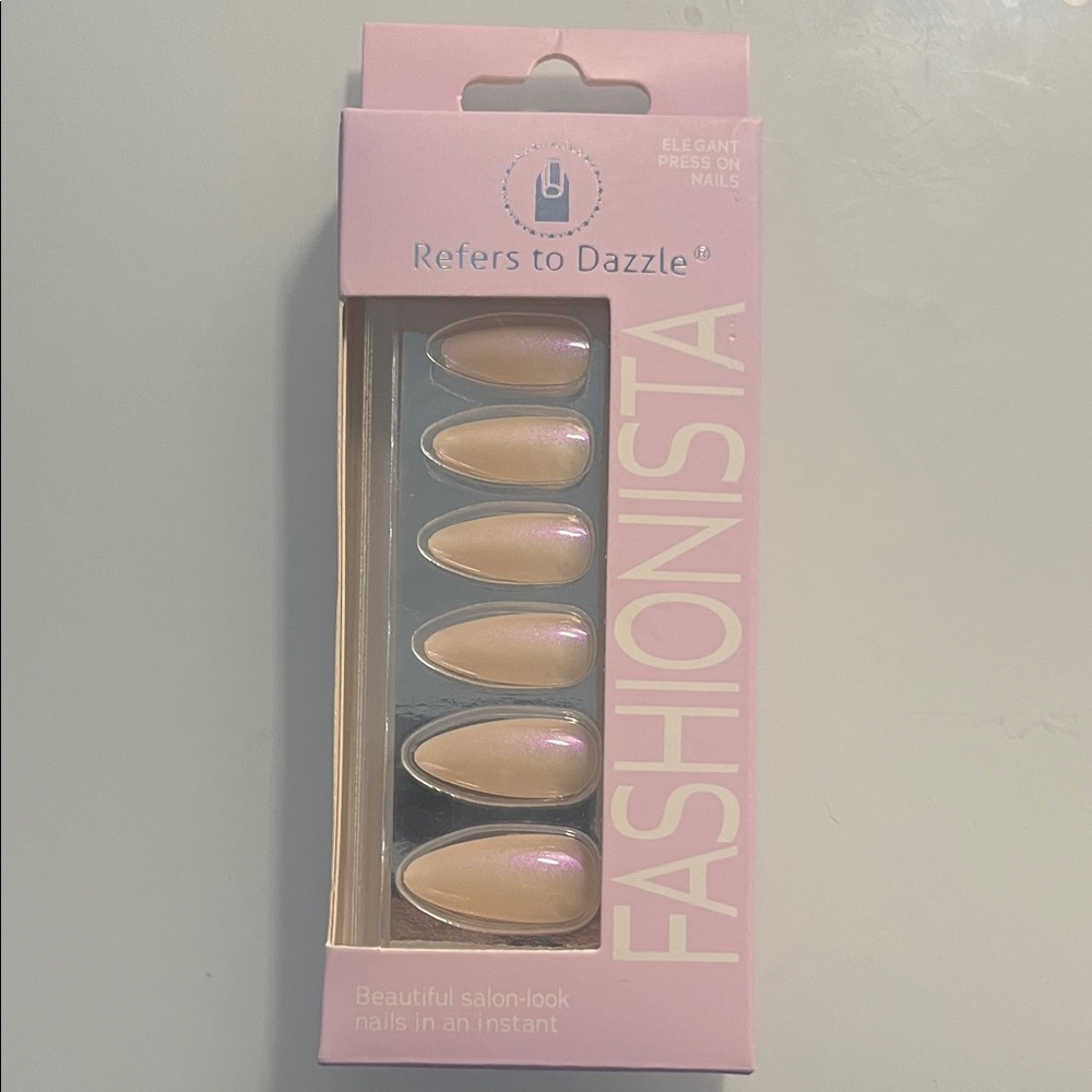Elegant Press-On Nails - Cream